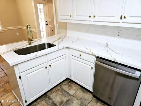 Kitchen - 108 Comanche Dr, Terry, MS 39170 photo 4 of 5
