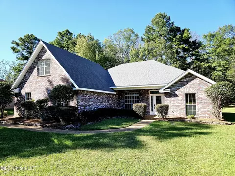 Exterior - 108 Comanche Dr, Terry, MS 39170 photo 2 of 8