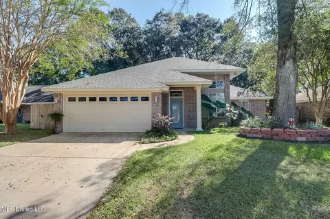 7314 W Falcon Cir, Ocean Springs, MS 39564