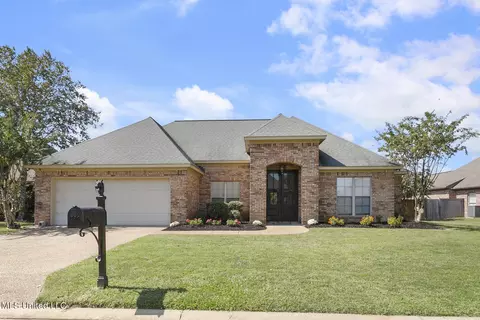 236 Clubview Cir, Pearl, MS 39208