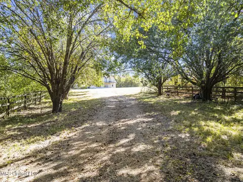 302 Cedar Hill Rd, Flora, MS 39071