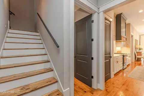 Entry Way - 181 Stone Creek Dr, Madison, MS 39110 photo 5 of 5