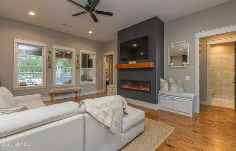 Living - 181 Stone Creek Dr, Madison, MS 39110 photo 5 of 5