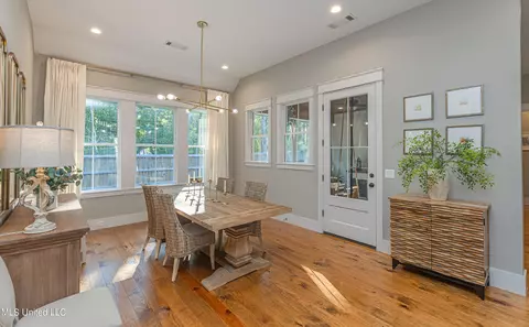Dining - 181 Stone Creek Dr, Madison, MS 39110 photo 2 of 2