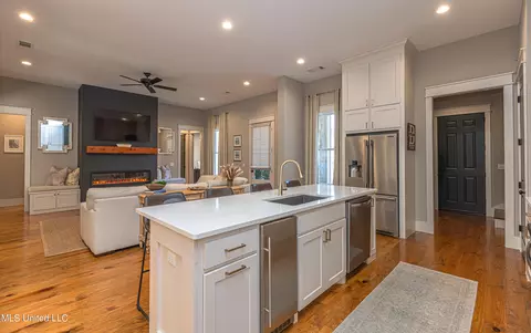 Kitchen - 181 Stone Creek Dr, Madison, MS 39110 photo 2 of 6