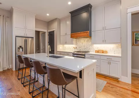 Kitchen - 181 Stone Creek Dr, Madison, MS 39110 photo 3 of 6