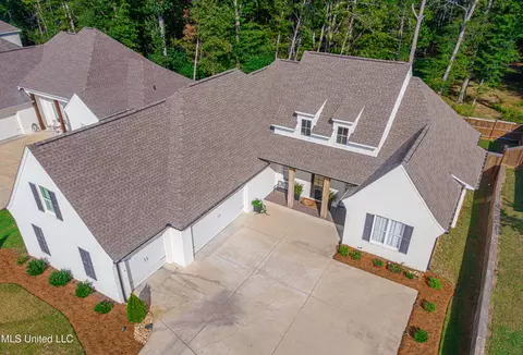 Exterior - 181 Stone Creek Dr, Madison, MS 39110 photo 3 of 21