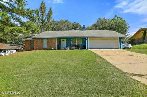5526 Dogwood Trl, Jackson, MS 39212