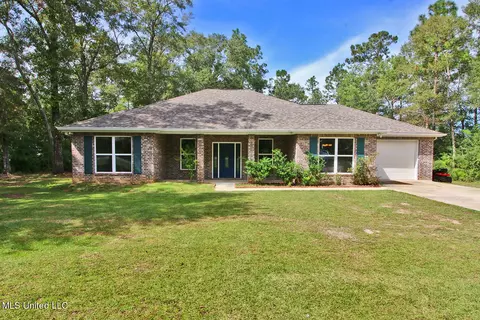 18481 Dogwood Ln, Saucier, MS 39574