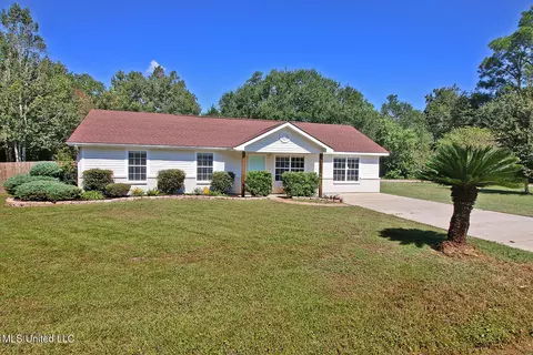 5100 Midway St, Ocean Springs, MS 39564
