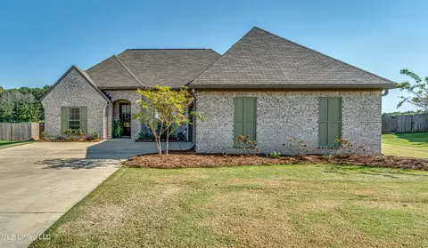 180 Falls Xing, Madison, MS 39110