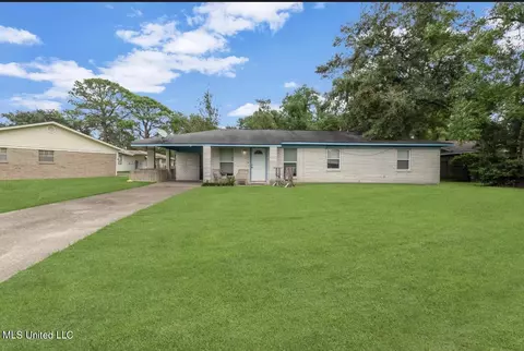 3714 Corinth St, Pascagoula, MS 39581
