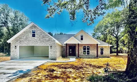 24401 Misty Ln, Lucedale, MS 39452