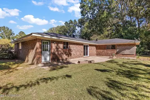 Exterior - 4 Byrd Ct, Natchez, MS 39120 photo 3 of 4