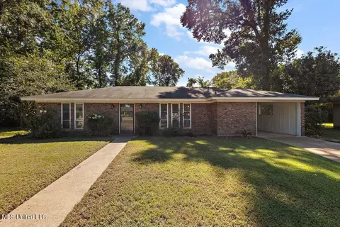 4 Byrd Ct, Natchez, MS 39120
