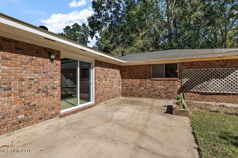 Exterior - 4 Byrd Ct, Natchez, MS 39120 photo 2 of 4