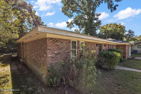 Exterior - 4 Byrd Ct, Natchez, MS 39120 photo 1 of 4