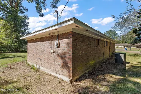 Exterior - 4 Byrd Ct, Natchez, MS 39120 photo 4 of 4