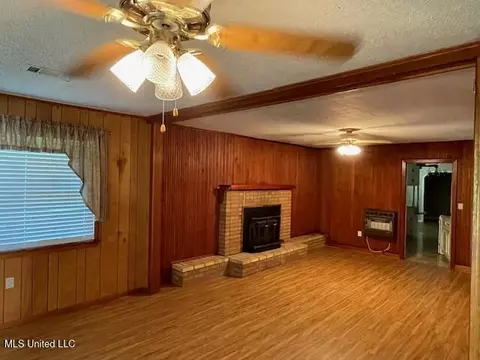 Living - 1990 Wicker Mill Road Rd, Pulaski, MS 39152 photo 1 of 1
