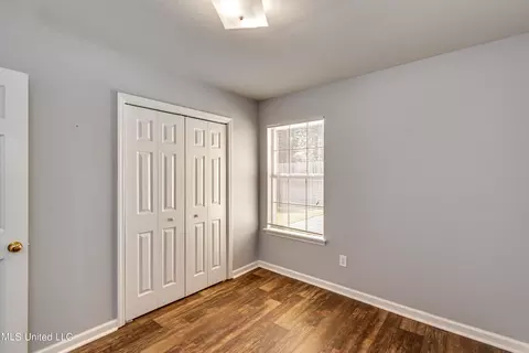 Bedroom - 322 Swan Dr, Brandon, MS 39047 photo 2 of 9