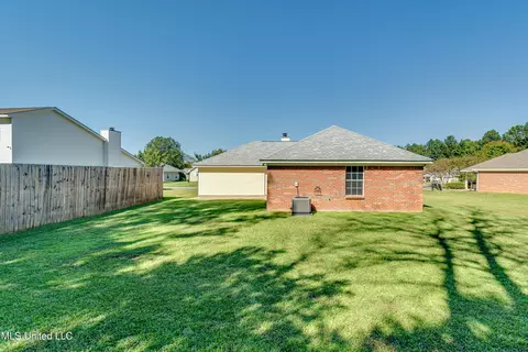 Exterior - 322 Swan Dr, Brandon, MS 39047 photo 11 of 13