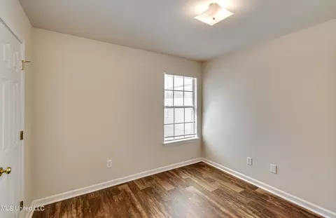 Bedroom - 322 Swan Dr, Brandon, MS 39047 photo 5 of 9