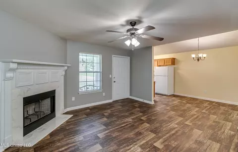 Living - 322 Swan Dr, Brandon, MS 39047 photo 4 of 6