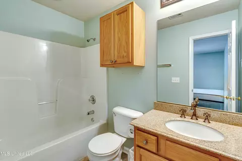 Bath - 322 Swan Dr, Brandon, MS 39047 photo 4 of 4