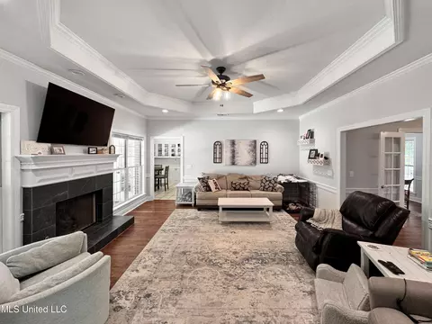Living - 520 E Point Dr, Brandon, MS 39047 photo 1 of 3