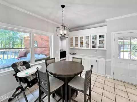 Dining - 520 E Point Dr, Brandon, MS 39047 photo 3 of 5