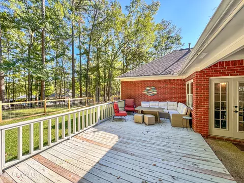Exterior - 520 E Point Dr, Brandon, MS 39047 photo 10 of 12