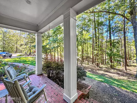 Exterior - 520 E Point Dr, Brandon, MS 39047 photo 5 of 12