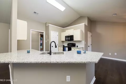 7534 Ally Cv, Walls, MS 38680 photo 11