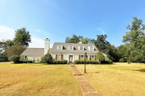 1635 Anne Dr, Clarksdale, MS 38614