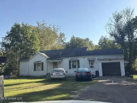 132 Sanatorium Rd, Mendenhall, MS 39114
