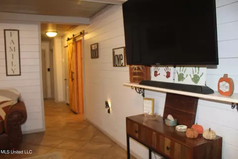 Entry Way - 1728 Scr 86, Mize, MS 39116 photo 1 of 3
