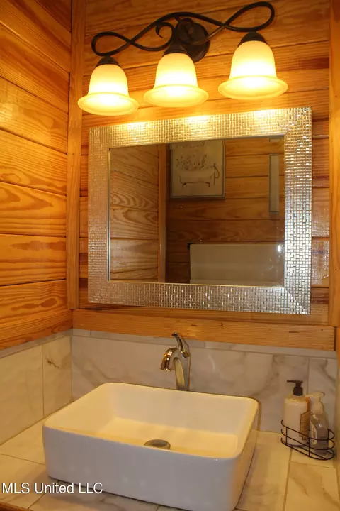 Bath - 1728 Scr 86, Mize, MS 39116 photo 1 of 7