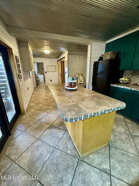 Kitchen - 1728 Scr 86, Mize, MS 39116 photo 4 of 5