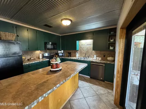 Kitchen - 1728 Scr 86, Mize, MS 39116 photo 3 of 5