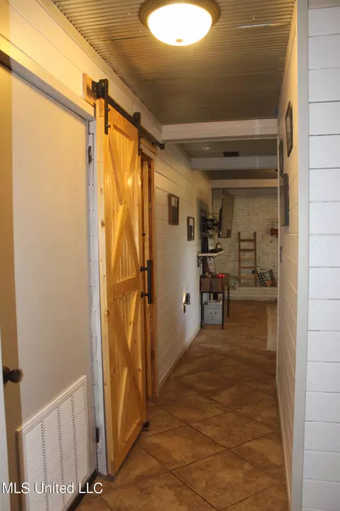 Entry Way - 1728 Scr 86, Mize, MS 39116 photo 3 of 3