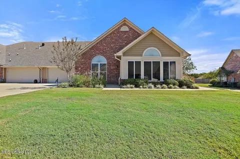 430 Sweetwater Dr, Pearl, MS 39208