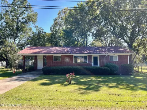 108 Shivers St, Pelahatchie, MS 39145