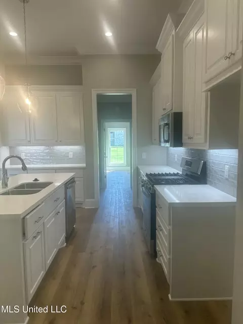 Entry Way - 400 Old Maple Cv, Madison, MS 39110 photo 2 of 2