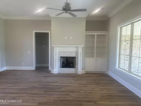 Living - 400 Old Maple Cv, Madison, MS 39110 photo 2 of 2