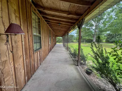 Exterior - 1997 Vernal River Rd, Lucedale, MS 39452 photo 1 of 10