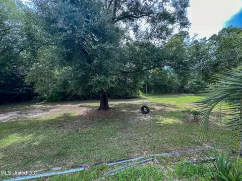 Exterior - 1997 Vernal River Rd, Lucedale, MS 39452 photo 3 of 10