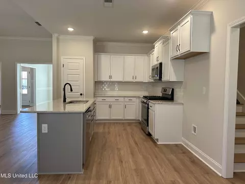3945 Winter Pointe Dr, Olive Branch, MS 38654 photo 3
