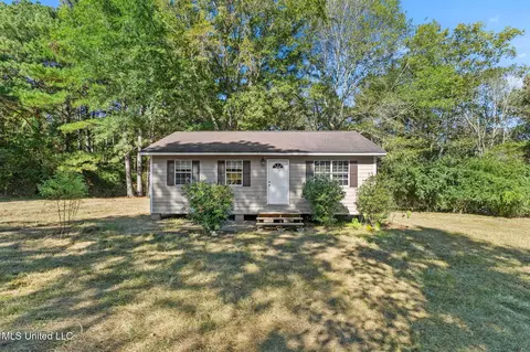 245 W Progress Rd, Prentiss, MS 39474