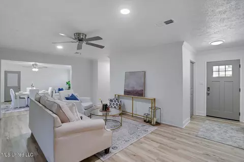 109 Dickson Dr, Brandon, MS 39042 photo 9