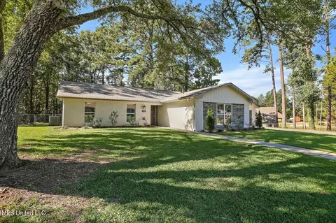 109 Dickson Dr, Brandon, MS 39042 photo 2